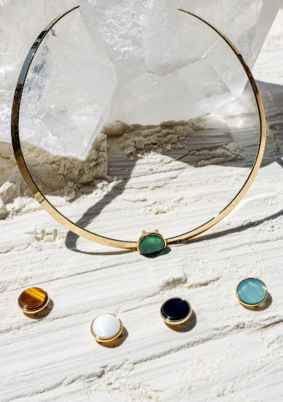 Colar Choker Lua Equilíbrio Ouro