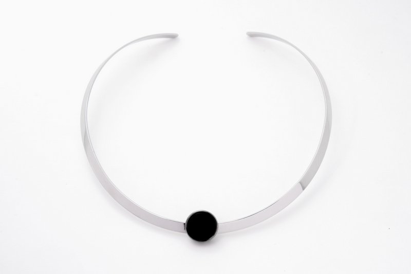 Colar Choker Lua Equilíbrio Ródio Branco